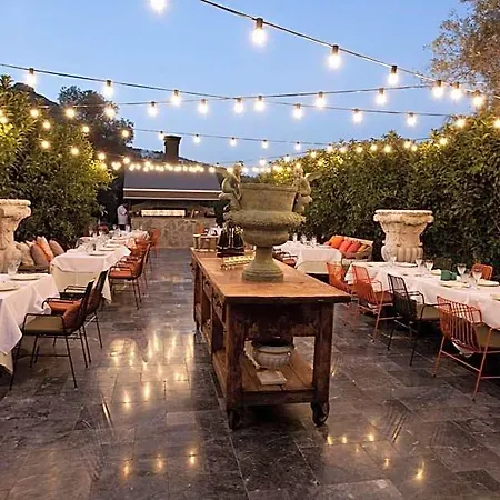 Bella Sombra Hotel